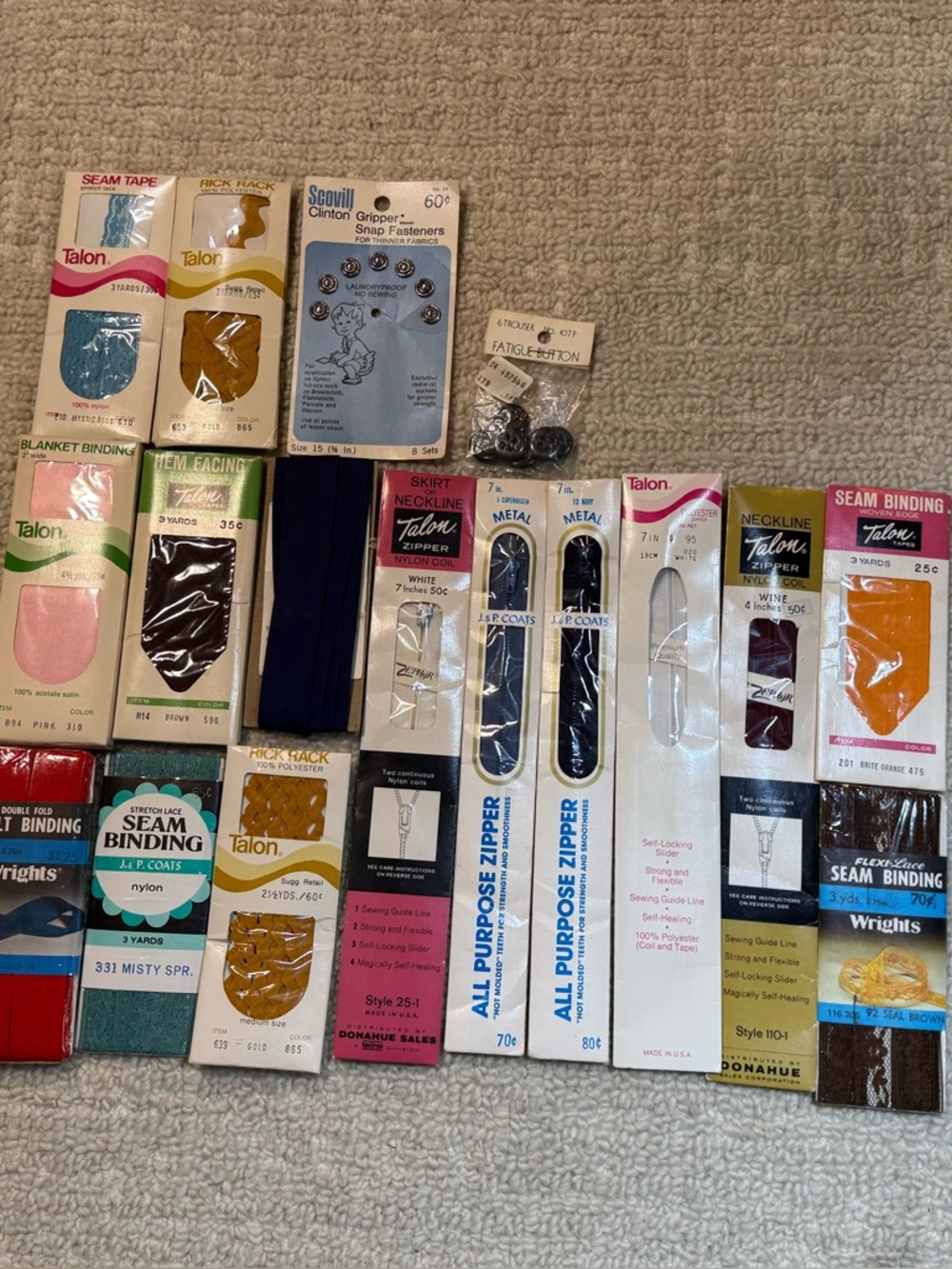 Vintage Sewing Notions Lot of 17 Pieces for collectors, sewing, clothes making
